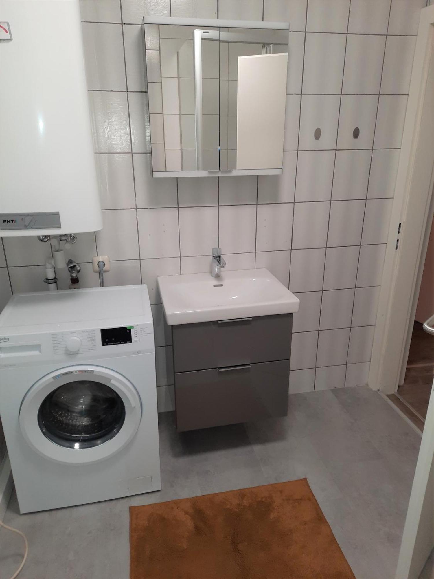 Ferienwohnung Im Zentrum Mit Balkon Und Parkplatz グムンデン エクステリア 写真