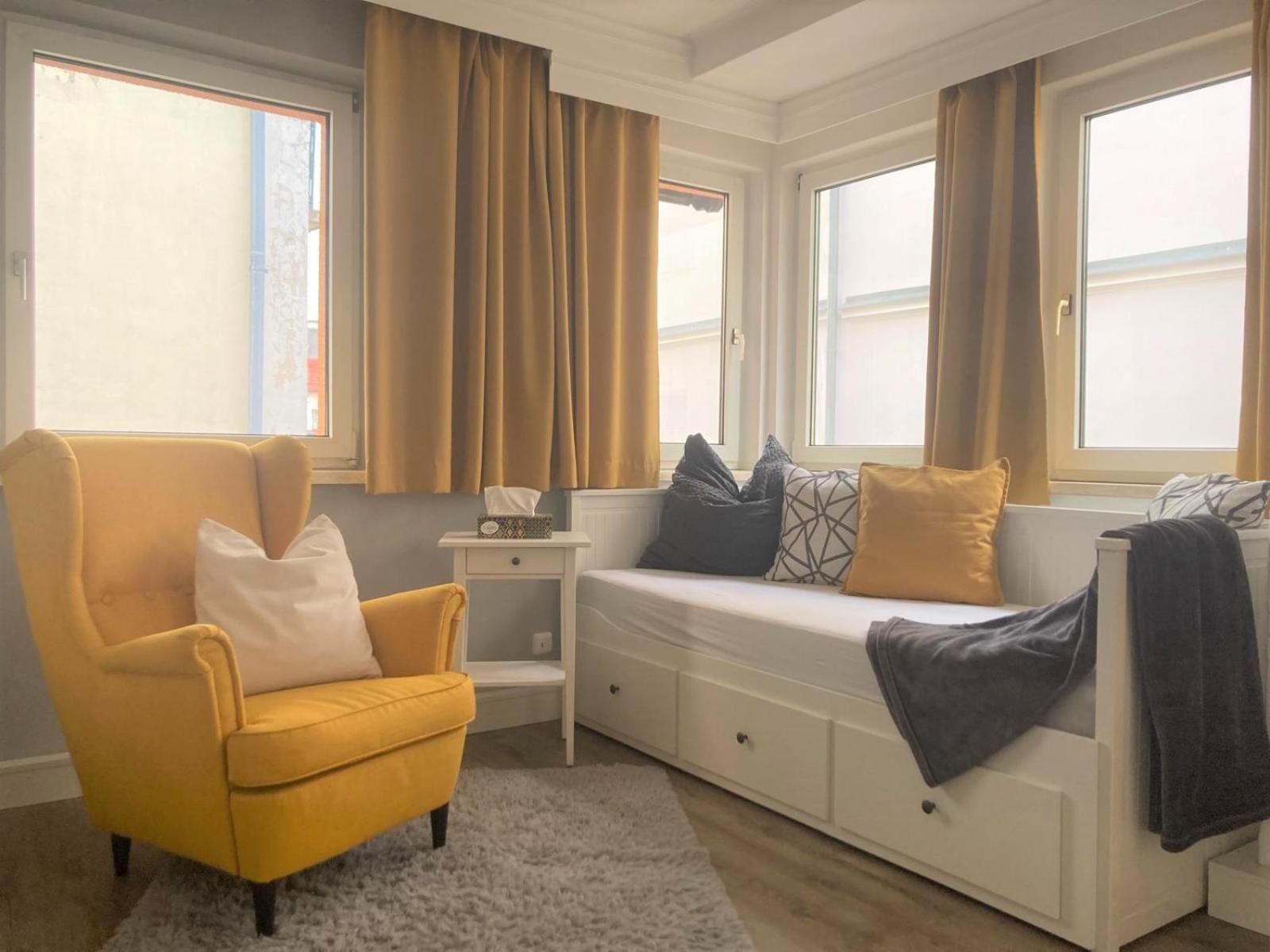 Ferienwohnung Im Zentrum Mit Balkon Und Parkplatz グムンデン エクステリア 写真