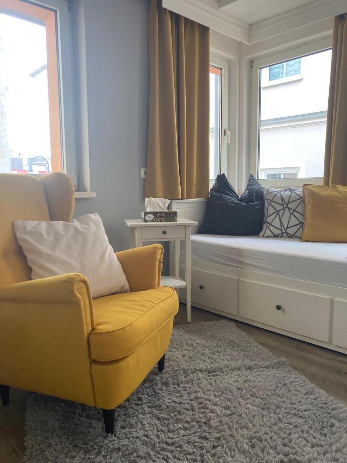 Ferienwohnung Im Zentrum Mit Balkon Und Parkplatz グムンデン エクステリア 写真