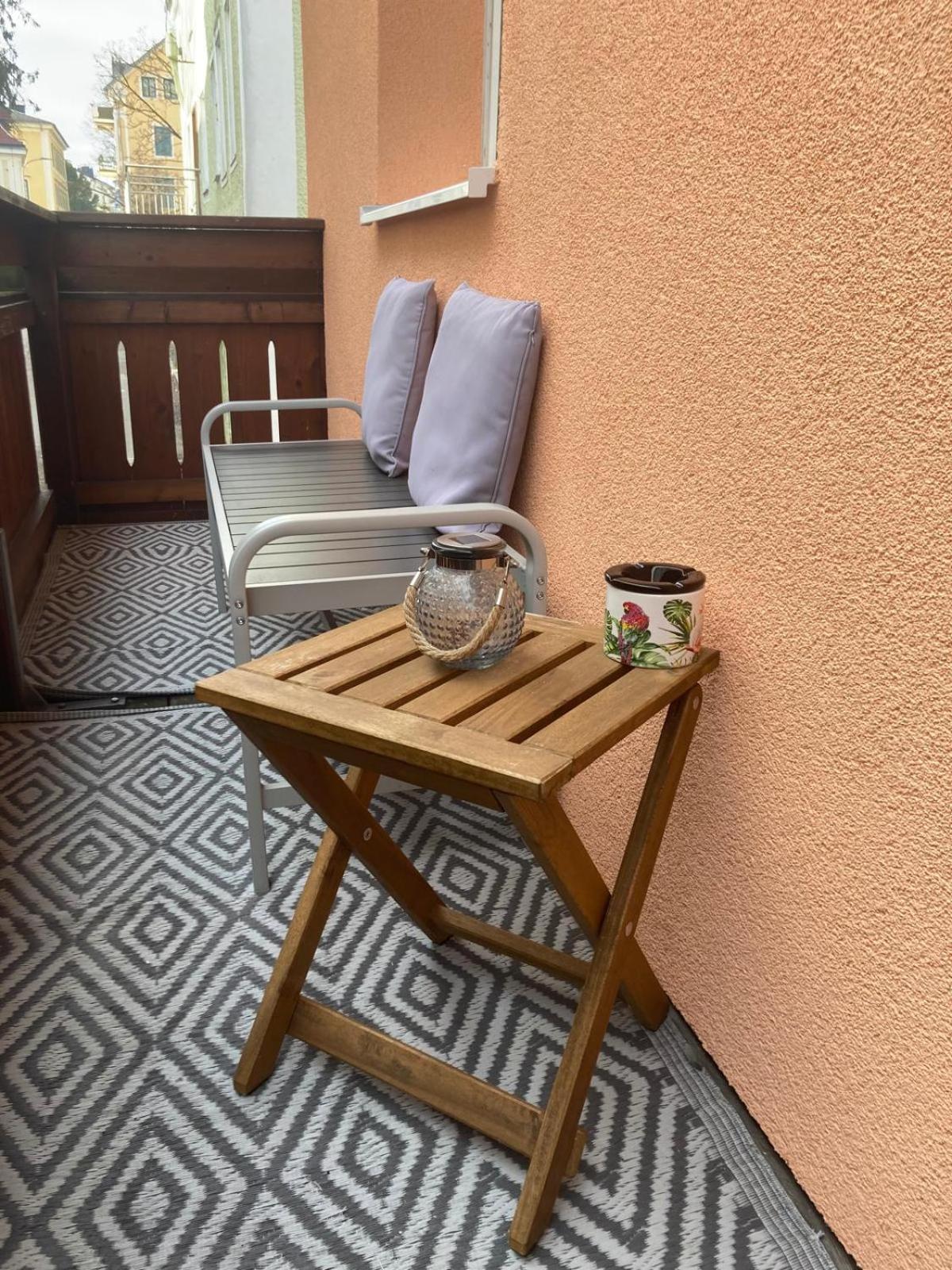 Ferienwohnung Im Zentrum Mit Balkon Und Parkplatz グムンデン エクステリア 写真