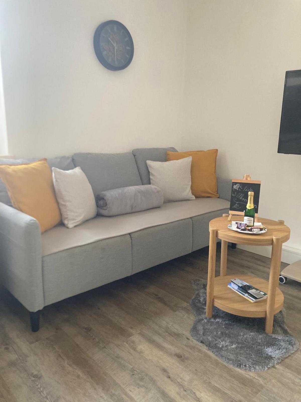 Ferienwohnung Im Zentrum Mit Balkon Und Parkplatz グムンデン エクステリア 写真
